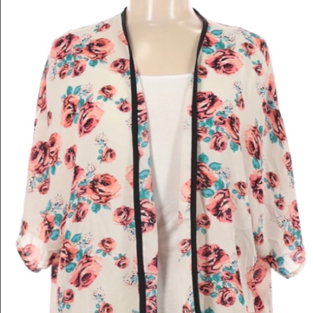 Charlotte Russe Floral Kimono Top